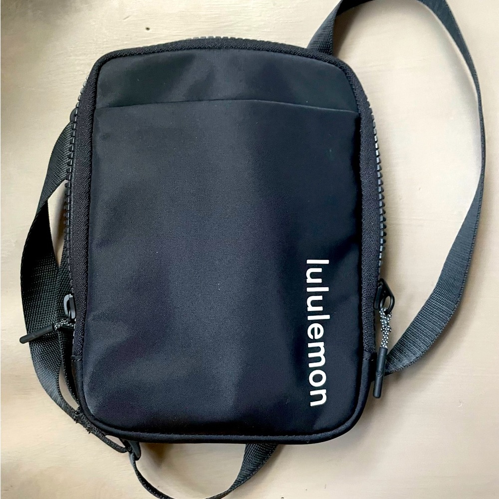 Lululemon Easy Access Crossbody Bag